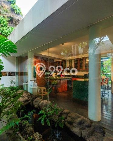Hunian Elit LB 304m2 Siap Huni Desain Elegan di Jati Padang, Jakarta Selatan Hunian Elit LB 304m2 Siap Huni Desain Elegan di Jati Padang, Jakarta Selatan