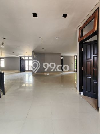 Ready to Use! Luxury House LT 904m2 Desain Modern di Cinere Ready to Use! Luxury House LT 904m2 Desain Modern di Cinere