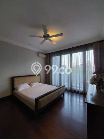 Siap Huni Rumah Mewah 5 Kamar di Kebayoran Baru Dekat ke Mana Pun Siap Huni Rumah Mewah 5 Kamar di Kebayoran Baru Dekat ke Mana Pun