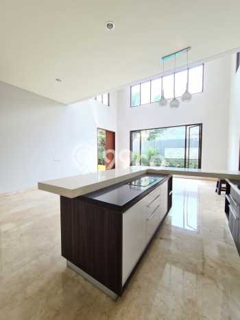 Jual Rumah Luas Elegan Dengan View Eksklusif di Kemang, Jakarta Selatan Jual Rumah Luas Elegan Dengan View Eksklusif di Kemang, Jakarta Selatan
