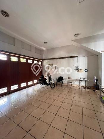 Siap Huni Rumah Mewah 4 Kamar di Kebayoran Baru Dekat ke Mana Saja Siap Huni Rumah Mewah 4 Kamar di Kebayoran Baru Dekat ke Mana Saja