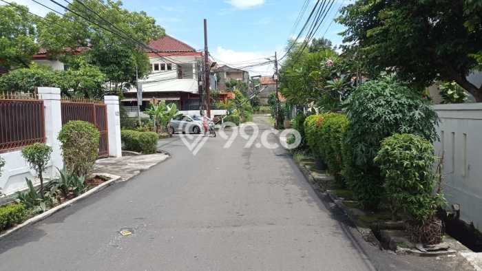 Dijual Hunian Rumah Terawat 5 Kamar di Bintaro, Tangerang Selatan Dijual Hunian Rumah Terawat 5 Kamar di Bintaro, Tangerang Selatan