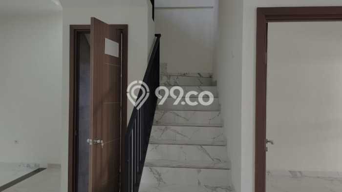 Hunian Elit LB 150m2 Siap Pakai Desain Elegan di Raffles Hills, Jakarta Timur Hunian Elit LB 150m2 Siap Pakai Desain Elegan di Raffles Hills, Jakarta Timur