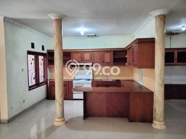 Dijual Rumah 6 Kamar Lokasi Ideal Bagus dan Strategis di Arcamanik Dijual Rumah 6 Kamar Lokasi Ideal Bagus dan Strategis di Arcamanik