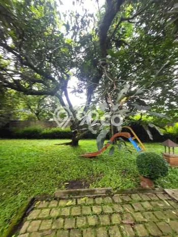 Rumah Mewah LB 350m2 Siap Pakai Desain Elegan di Ciumbuleuit, Bandung Rumah Mewah LB 350m2 Siap Pakai Desain Elegan di Ciumbuleuit, Bandung