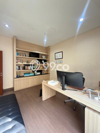 Rumah Mewah LB 375m2 Siap Pakai Desain Elegan di Alam Sutera, Tangerang Rumah Mewah LB 375m2 Siap Pakai Desain Elegan di Alam Sutera, Tangerang