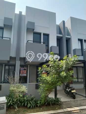 For Sale Hunian Rumah Terawat 3 Kamar di BSD City, Tangerang For Sale Hunian Rumah Terawat 3 Kamar di BSD City, Tangerang