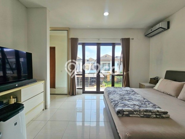 Rumah Mewah LB 230m2 Siap Huni Desain Elegan di BSD Green Cove, Tangerang Rumah Mewah LB 230m2 Siap Huni Desain Elegan di BSD Green Cove, Tangerang