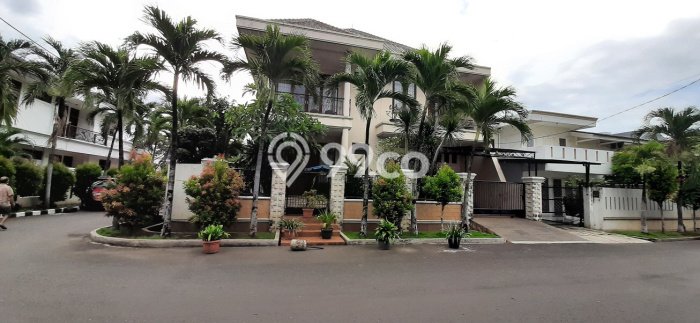 Ready to Use! Premium House LT 315m2 Desain Elegan di Pulomas Ready to Use! Premium House LT 315m2 Desain Elegan di Pulomas