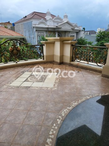 HOT PROPERTY! Rumah Strategis di Kelapa Gading, Luas 600m² LB 1800m² HOT PROPERTY! Rumah Strategis di Kelapa Gading, Luas 600m² LB 1800m²