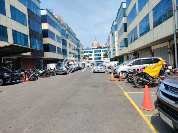 Unit Ruko Dijual di Kelapa Gading Jakarta Utara Luas Tanah 154m2, Luas Bangunan 500m2 Unit Ruko Dijual di Kelapa Gading Jakarta Utara Luas Tanah 154m2, Luas Bangunan 500m2