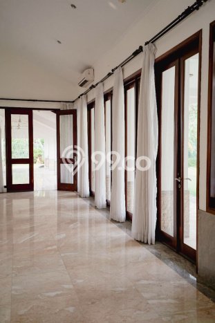 Ready to Use! Luxury House LT 1935m2 Desain Modern di Pondok Indah Ready to Use! Luxury House LT 1935m2 Desain Modern di Pondok Indah
