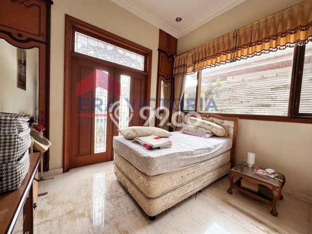 Siap Huni Rumah Mewah 5 Kamar di Klojen Dekat ke Mana Saja Siap Huni Rumah Mewah 5 Kamar di Klojen Dekat ke Mana Saja