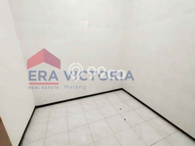 Rumah Modern Cantik 4 Kamar Bisa Langsung Pindah di Lowokwaru Rumah Modern Cantik 4 Kamar Bisa Langsung Pindah di Lowokwaru