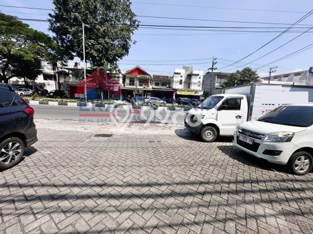 Area Strategis! Disewakan Ruko Lokasi Blimbing, Malang Cocok untuk Bisnis Area Strategis! Disewakan Ruko Lokasi Blimbing, Malang Cocok untuk Bisnis