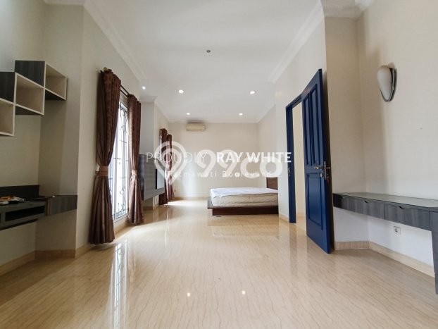 Rumah Elit LB 800m2 Siap Huni Desain Elegan di Cipete, Jakarta Selatan Rumah Elit LB 800m2 Siap Huni Desain Elegan di Cipete, Jakarta Selatan