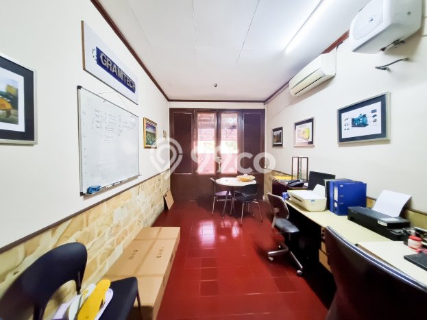 Hunian Mewah LB 400m2 Siap Pakai Desain Elegan di Lebak Bulus, Jakarta Selatan Hunian Mewah LB 400m2 Siap Pakai Desain Elegan di Lebak Bulus, Jakarta Selatan