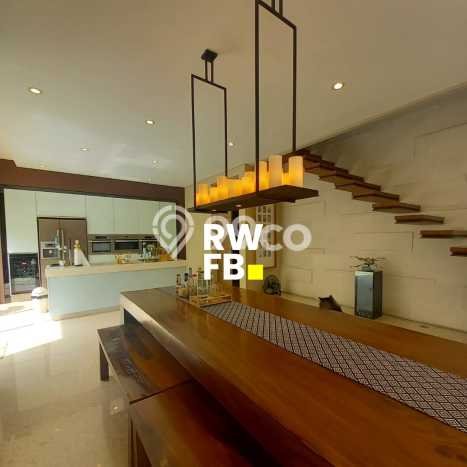 Rumah Mewah LB 600m2 Siap Pakai Desain Elegan di Cipete, Jakarta Selatan Rumah Mewah LB 600m2 Siap Pakai Desain Elegan di Cipete, Jakarta Selatan
