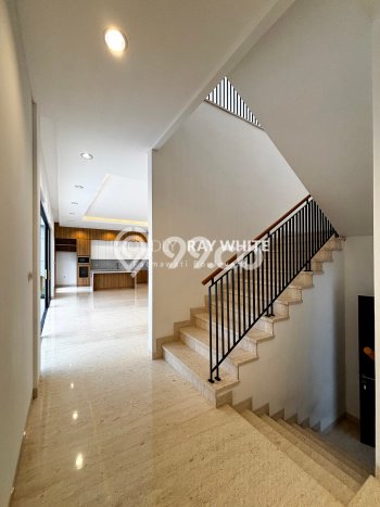 Dijual Rumah Mewah Exclusive di Cilandak, Jakarta Selatan Dijual Rumah Mewah Exclusive di Cilandak, Jakarta Selatan