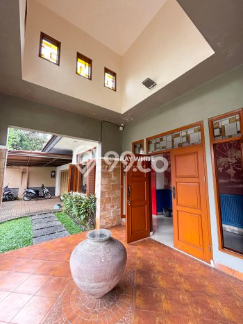 Rumah Kondisi Baik Disewakan di Cipete, Jakarta Selatan LT 940m2, LB 410m2 Rumah Kondisi Baik Disewakan di Cipete, Jakarta Selatan LT 940m2, LB 410m2