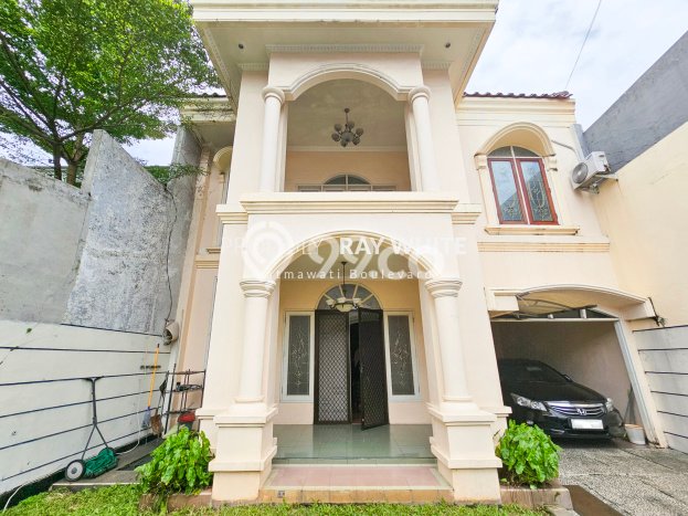 Rumah Luxury Modern Siap Huni di Jati Padang Jakarta Selatan Rumah Luxury Modern Siap Huni di Jati Padang Jakarta Selatan