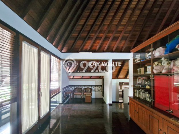 For Sale! Premium House LT 400m2 Desain Elegan di Cipete For Sale! Premium House LT 400m2 Desain Elegan di Cipete