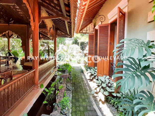 Dijual Rumah Luas Megah Dengan View Eksklusif di Lebak Bulus, Jakarta Selatan Dijual Rumah Luas Megah Dengan View Eksklusif di Lebak Bulus, Jakarta Selatan