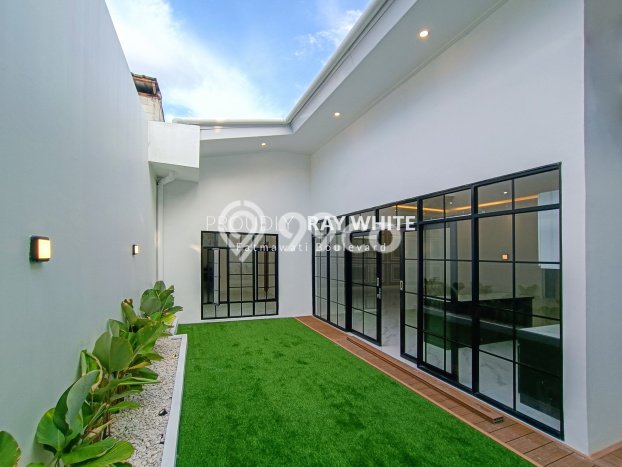 For Sale Rumah Mewah Exclusive di Cilandak, Jakarta Selatan For Sale Rumah Mewah Exclusive di Cilandak, Jakarta Selatan