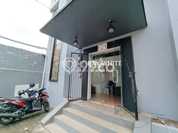 AREA KOMERSIAL! Kantor di , Luas 360m2m², Lokasi Premium AREA KOMERSIAL! Kantor di , Luas 360m2m², Lokasi Premium
