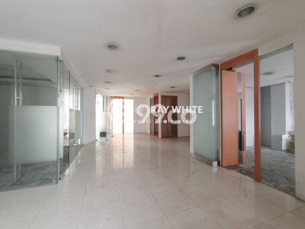 LOKASI TERBAIK! Ruko Kawasan Kebayoran Baru, Luas 417m2m², Area Komersial LOKASI TERBAIK! Ruko Kawasan Kebayoran Baru, Luas 417m2m², Area Komersial