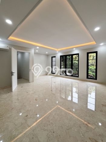Rumah Mewah Dijual LT 218m2 di Kebayoran Baru, Jakarta Selatan Rumah Mewah Dijual LT 218m2 di Kebayoran Baru, Jakarta Selatan