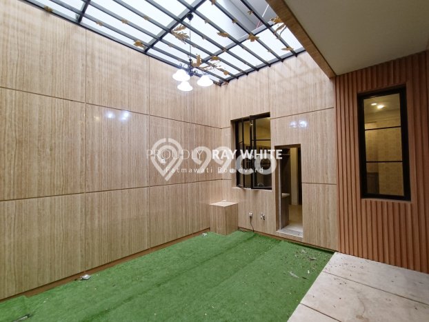 Rumah Mewah LB 261m2 Siap Pakai Desain Elegan di Kemang, Jakarta Selatan Rumah Mewah LB 261m2 Siap Pakai Desain Elegan di Kemang, Jakarta Selatan