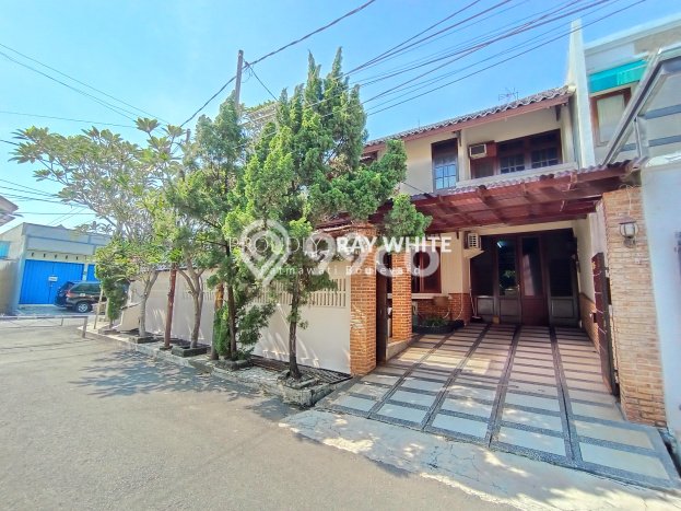 Rumah Mewah LB 400m2 Siap Huni Desain Elegan di Lebak Bulus, Jakarta Selatan Rumah Mewah LB 400m2 Siap Huni Desain Elegan di Lebak Bulus, Jakarta Selatan