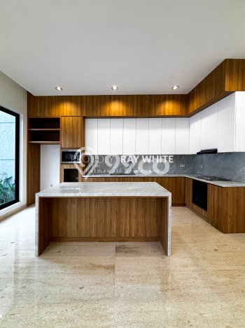 Dijual Rumah Mewah Exclusive di Cilandak, Jakarta Selatan Dijual Rumah Mewah Exclusive di Cilandak, Jakarta Selatan