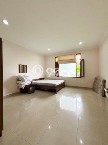Rumah Kondisi Baik Disewakan di Cipete, Jakarta Selatan LT 940m2, LB 410m2 Rumah Kondisi Baik Disewakan di Cipete, Jakarta Selatan LT 940m2, LB 410m2