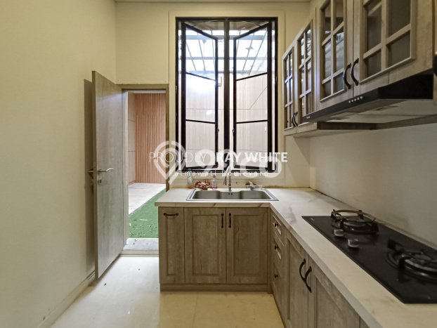 Rumah Mewah LB 261m2 Siap Pakai Desain Elegan di Kemang, Jakarta Selatan Rumah Mewah LB 261m2 Siap Pakai Desain Elegan di Kemang, Jakarta Selatan