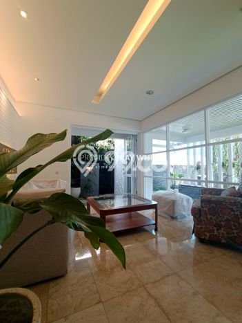 Hunian Bagus Disewakan di Pondok Indah, Jakarta Selatan LT 453m2, LB 750m2 Hunian Bagus Disewakan di Pondok Indah, Jakarta Selatan LT 453m2, LB 750m2