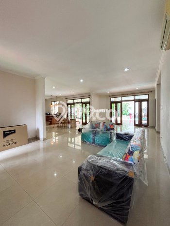 Rumah Kondisi Baik Disewakan di Cipete, Jakarta Selatan LT 940m2, LB 410m2 Rumah Kondisi Baik Disewakan di Cipete, Jakarta Selatan LT 940m2, LB 410m2