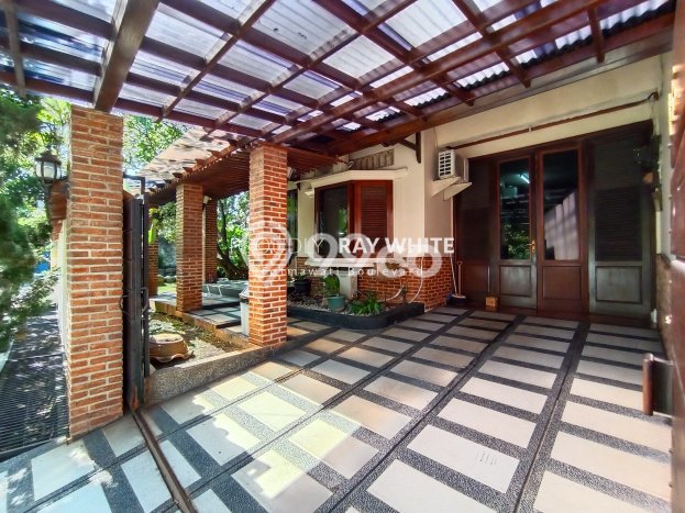 Rumah Mewah LB 400m2 Siap Huni Desain Elegan di Lebak Bulus, Jakarta Selatan Rumah Mewah LB 400m2 Siap Huni Desain Elegan di Lebak Bulus, Jakarta Selatan