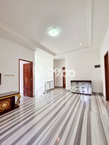Rumah 4 KT 4 KM di Area Premium Cilandak, Jakarta Selatan Rumah 4 KT 4 KM di Area Premium Cilandak, Jakarta Selatan