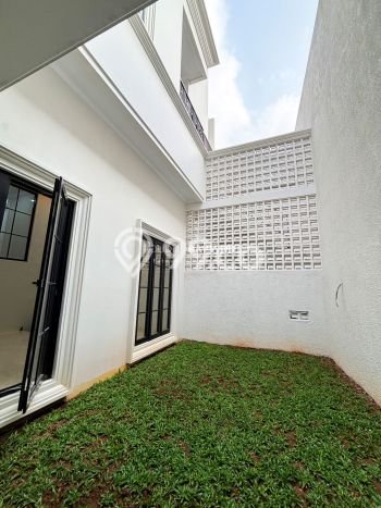 Rumah Mewah Dijual LT 218m2 di Kebayoran Baru, Jakarta Selatan Rumah Mewah Dijual LT 218m2 di Kebayoran Baru, Jakarta Selatan