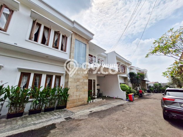 Hunian Mewah LB 200m2 Siap Huni Desain Elegan di Kebagusan, Jakarta Selatan Hunian Mewah LB 200m2 Siap Huni Desain Elegan di Kebagusan, Jakarta Selatan