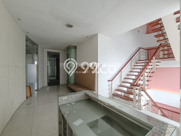 LOKASI TERBAIK! Ruko Kawasan Kebayoran Baru, Luas 417m2m², Area Komersial LOKASI TERBAIK! Ruko Kawasan Kebayoran Baru, Luas 417m2m², Area Komersial