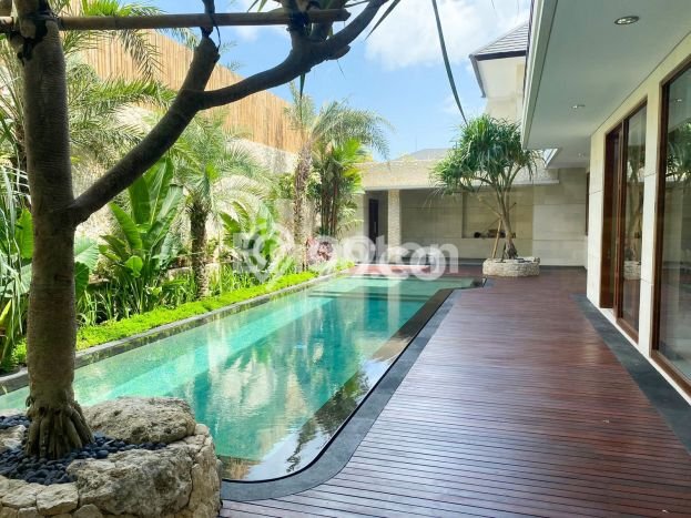 Ready to Use! Luxury House LT 420m2 Desain Elegan di Umalas Ready to Use! Luxury House LT 420m2 Desain Elegan di Umalas