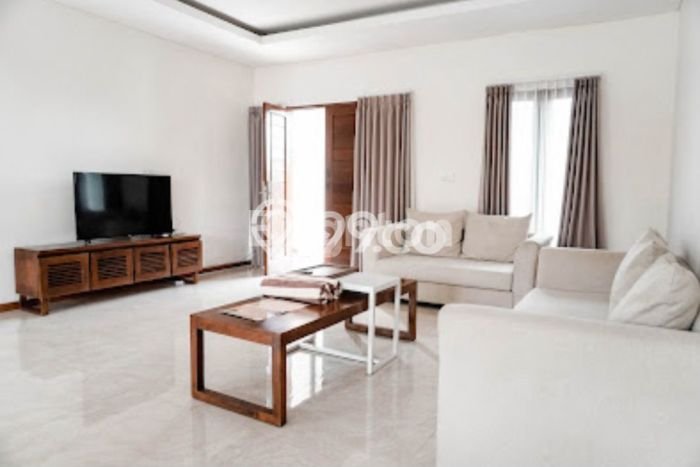Vila di , Dimensi 215m2m², Area Potensial untuk usaha Vila di , Dimensi 215m2m², Area Potensial untuk usaha