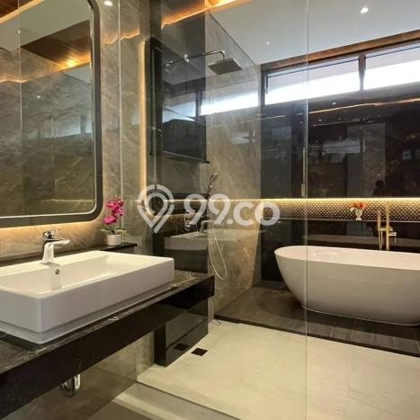 Rumah Elit LB 335m2 Siap Huni Desain Elegan di Citraland, Surabaya Rumah Elit LB 335m2 Siap Huni Desain Elegan di Citraland, Surabaya