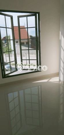 Rumah Luas Asri 2 KT Siap Pakai di kebraon Surabaya Rumah Luas Asri 2 KT Siap Pakai di kebraon Surabaya