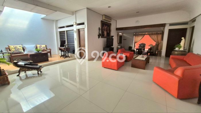 Unit Komersial Dijual di Colomadu Karanganyar Luas Tanah 2760m2, Luas Bangunan 1000m2 Unit Komersial Dijual di Colomadu Karanganyar Luas Tanah 2760m2, Luas Bangunan 1000m2