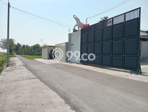 Area Ramai! Gudang Dijual di Gatak untuk Bisnis Luas Bangunan 1920m2 Area Ramai! Gudang Dijual di Gatak untuk Bisnis Luas Bangunan 1920m2