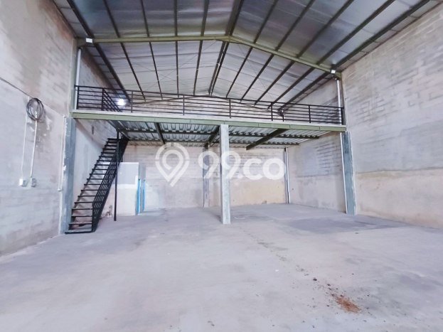Area Ramai! Gudang Dijual di Kartasura untuk Bisnis Luas Bangunan 1200m2 Area Ramai! Gudang Dijual di Kartasura untuk Bisnis Luas Bangunan 1200m2